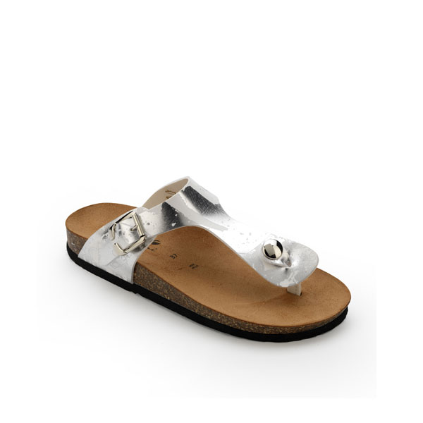 Laminated thong sandals with cork sole